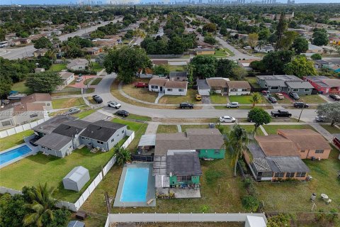 Villa ou maison à vendre à Miami Gardens, Floride: 3 chambres, 125.42 m2 № 1974807 - photo 17