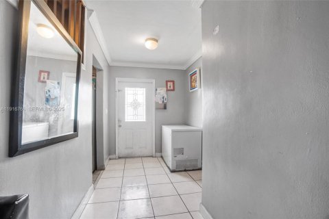 Villa ou maison à vendre à Miami Gardens, Floride: 3 chambres, 125.42 m2 № 1974807 - photo 3