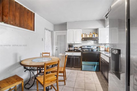 Villa ou maison à vendre à Miami Gardens, Floride: 3 chambres, 125.42 m2 № 1974807 - photo 11