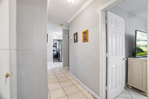 Villa ou maison à vendre à Miami Gardens, Floride: 3 chambres, 125.42 m2 № 1974807 - photo 6