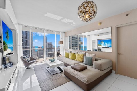 Copropriété à vendre à Miami, Floride: 2 chambres, 94.02 m2 № 1940437 - photo 2
