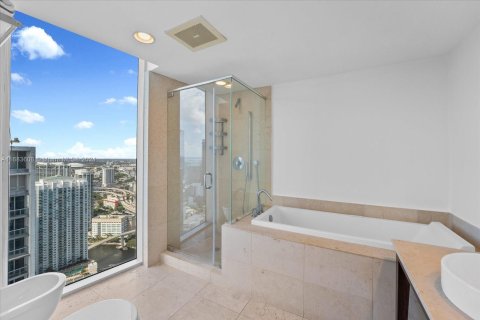 Copropriété à vendre à Miami, Floride: 2 chambres, 94.02 m2 № 1940437 - photo 15