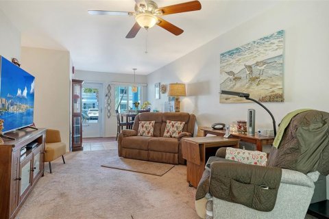 Copropriété à vendre à Bradenton, Floride: 1 chambre, 53.51 m2 № 2213223 - photo 9