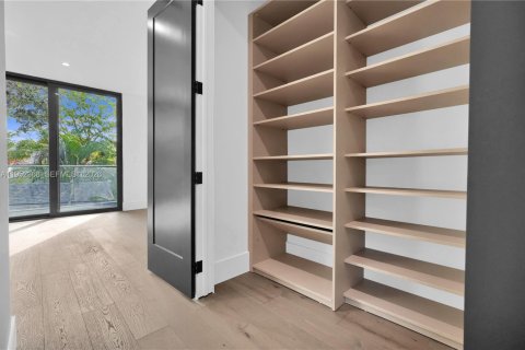 Villa ou maison à vendre à Miami, Floride: 5 chambres, 266.63 m2 № 2153186 - photo 25