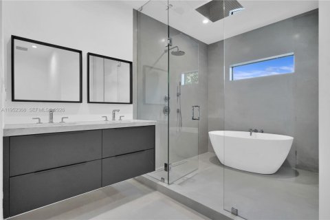 Villa ou maison à vendre à Miami, Floride: 5 chambres, 266.63 m2 № 2153186 - photo 22