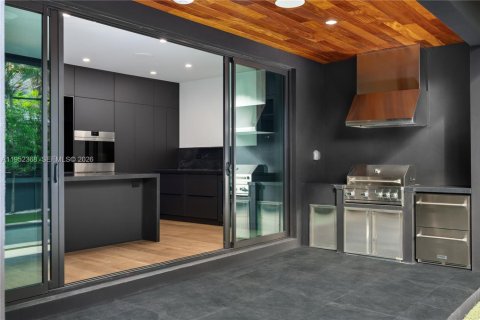 Villa ou maison à vendre à Miami, Floride: 5 chambres, 266.63 m2 № 2153186 - photo 6
