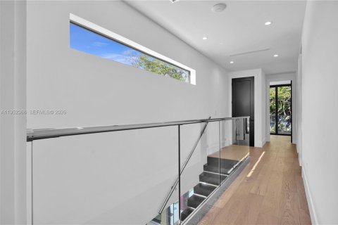 Villa ou maison à vendre à Miami, Floride: 5 chambres, 266.63 m2 № 2153186 - photo 19