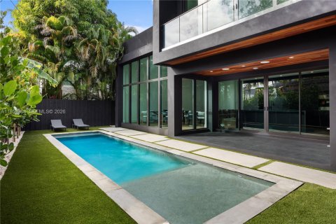 Villa ou maison à vendre à Miami, Floride: 5 chambres, 266.63 m2 № 2153186 - photo 4