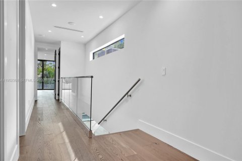 Villa ou maison à vendre à Miami, Floride: 5 chambres, 266.63 m2 № 2153186 - photo 20