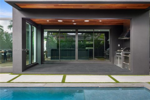 Villa ou maison à vendre à Miami, Floride: 5 chambres, 266.63 m2 № 2153186 - photo 5