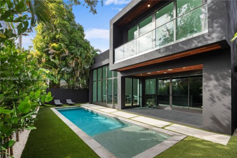Villa ou maison à vendre à Miami, Floride: 5 chambres, 266.63 m2 № 2153186 - photo 2