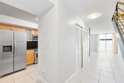 Copropriété à vendre à Miami, Floride: 2 chambres, 137.03 m2 № 1987283 - photo 4