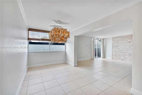 Copropriété à vendre à Miami, Floride: 2 chambres, 137.03 m2 № 1987283 - photo 13