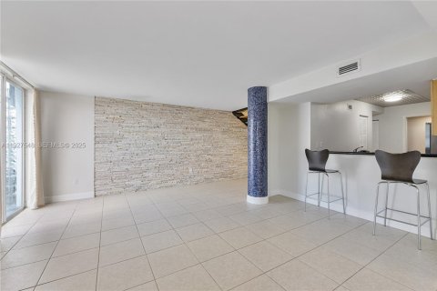 Copropriété à vendre à Miami, Floride: 2 chambres, 137.03 m2 № 1987283 - photo 10