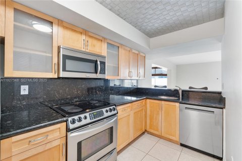 Copropriété à vendre à Miami, Floride: 2 chambres, 137.03 m2 № 1987283 - photo 7