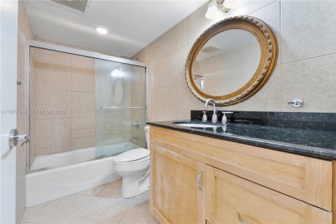Copropriété à vendre à Miami, Floride: 2 chambres, 137.03 m2 № 1987283 - photo 20
