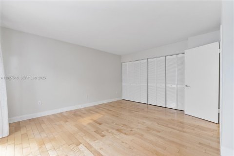 Copropriété à vendre à Miami, Floride: 2 chambres, 137.03 m2 № 1987283 - photo 19