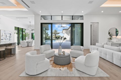 House in North Palm Beach, Florida 4 bedrooms, 499.72 sq.m. № 2178749 - photo 10