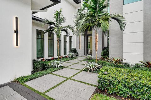 House in North Palm Beach, Florida 4 bedrooms, 499.72 sq.m. № 2178749 - photo 5