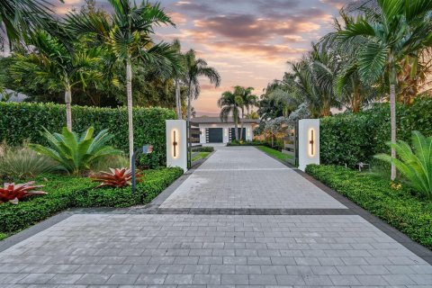House in North Palm Beach, Florida 4 bedrooms, 499.72 sq.m. № 2178749 - photo 2