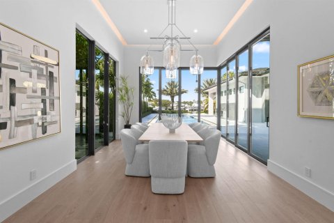 House in North Palm Beach, Florida 4 bedrooms, 499.72 sq.m. № 2178749 - photo 15