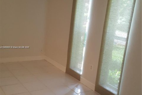 Copropriété à louer à South Miami, Floride: 1 chambre, 47.38 m2 № 1891178 - photo 6