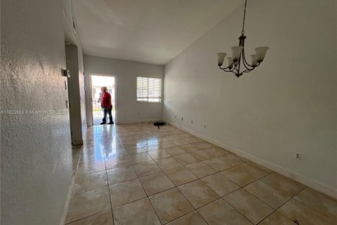 Condominio en venta en Homestead, Florida, 2 dormitorios, 75.72 m2 № 1962953 - foto 4