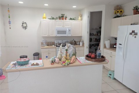 Купить таунхаус в Мирамар, Флорида 4 спальни, 168.62м2, № 2014359 - фото 8