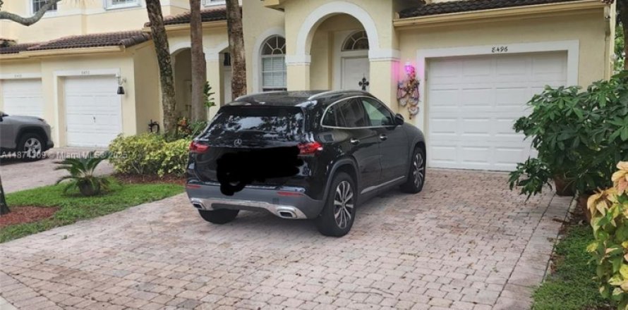 Таунхаус в Мирамар, Флорида 4 спальни, 168.62м2 № 2014359