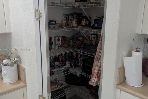 Купить таунхаус в Мирамар, Флорида 4 спальни, 168.62м2, № 2014359 - фото 9