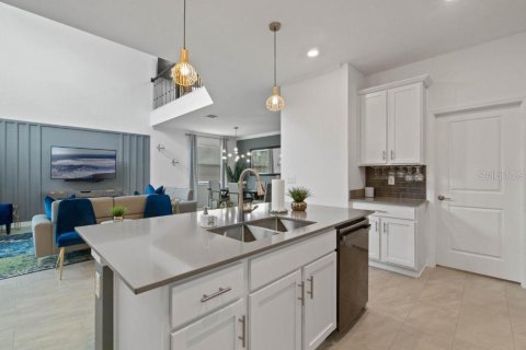 Casa en venta en Kissimmee, Florida, 5 dormitorios, 278.34 m2 № 2433430 - foto 8