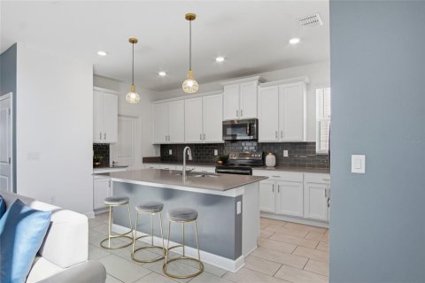 Casa en venta en Kissimmee, Florida, 5 dormitorios, 278.34 m2 № 2433430 - foto 10