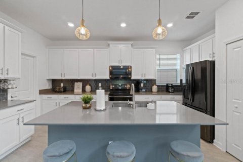 Casa en venta en Kissimmee, Florida, 5 dormitorios, 278.34 m2 № 2433430 - foto 11