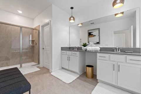 Casa en venta en Kissimmee, Florida, 5 dormitorios, 278.34 m2 № 2433430 - foto 25