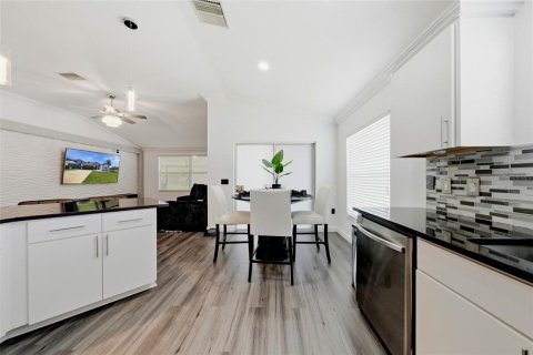 Villa ou maison à vendre à Wesley Chapel, Floride: 3 chambres, 160.54 m2 № 2302762 - photo 20
