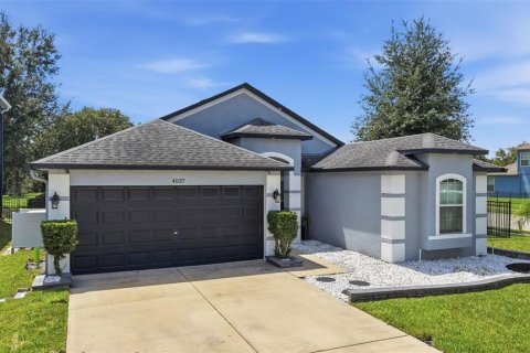 Villa ou maison à vendre à Wesley Chapel, Floride: 3 chambres, 160.54 m2 № 2302762 - photo 2