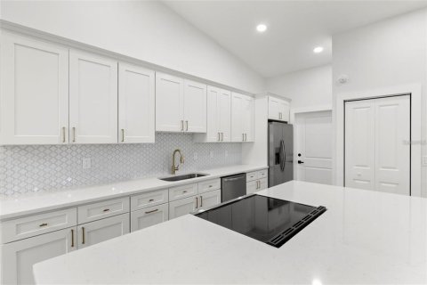 Villa ou maison à vendre à Zephyrhills, Floride: 2 chambres, 159.05 m2 № 2230436 - photo 12
