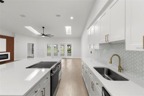 Villa ou maison à vendre à Zephyrhills, Floride: 2 chambres, 159.05 m2 № 2230436 - photo 14