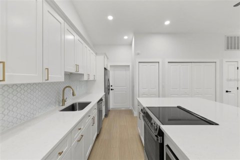 Villa ou maison à vendre à Zephyrhills, Floride: 2 chambres, 159.05 m2 № 2230436 - photo 11