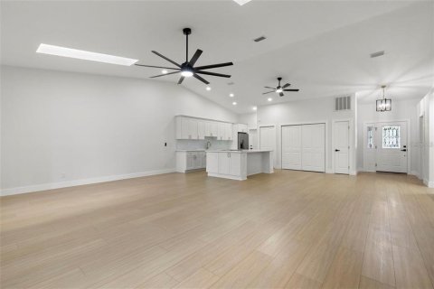 Villa ou maison à vendre à Zephyrhills, Floride: 2 chambres, 159.05 m2 № 2230436 - photo 7