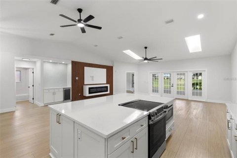 Villa ou maison à vendre à Zephyrhills, Floride: 2 chambres, 159.05 m2 № 2230436 - photo 15