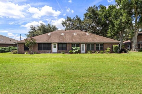 Villa ou maison à vendre à Zephyrhills, Floride: 2 chambres, 159.05 m2 № 2230436 - photo 29