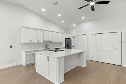 Villa ou maison à vendre à Zephyrhills, Floride: 2 chambres, 159.05 m2 № 2230436 - photo 10