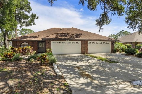 Villa ou maison à vendre à Zephyrhills, Floride: 2 chambres, 159.05 m2 № 2230436 - photo 2