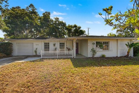 Villa ou maison à vendre à Sarasota, Floride: 2 chambres, 127.28 m2 № 2096179 - photo 2