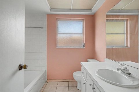 Villa ou maison à vendre à Sarasota, Floride: 2 chambres, 127.28 m2 № 2096179 - photo 24