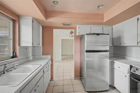 Villa ou maison à vendre à Sarasota, Floride: 2 chambres, 127.28 m2 № 2096179 - photo 13