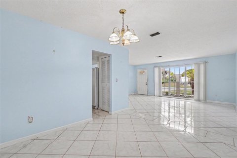 Casa en venta en North Port, Florida, 2 dormitorios, 142.79 m2 № 2108199 - foto 8