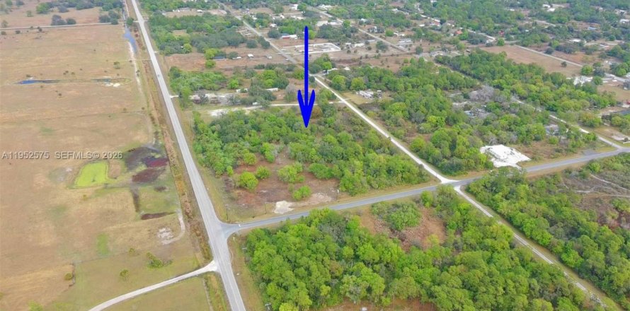Land in Clewiston, Florida № 2090359