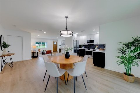 Casa en venta en Pinellas Park, Florida, 3 dormitorios, 122.26 m2 № 2386181 - foto 16